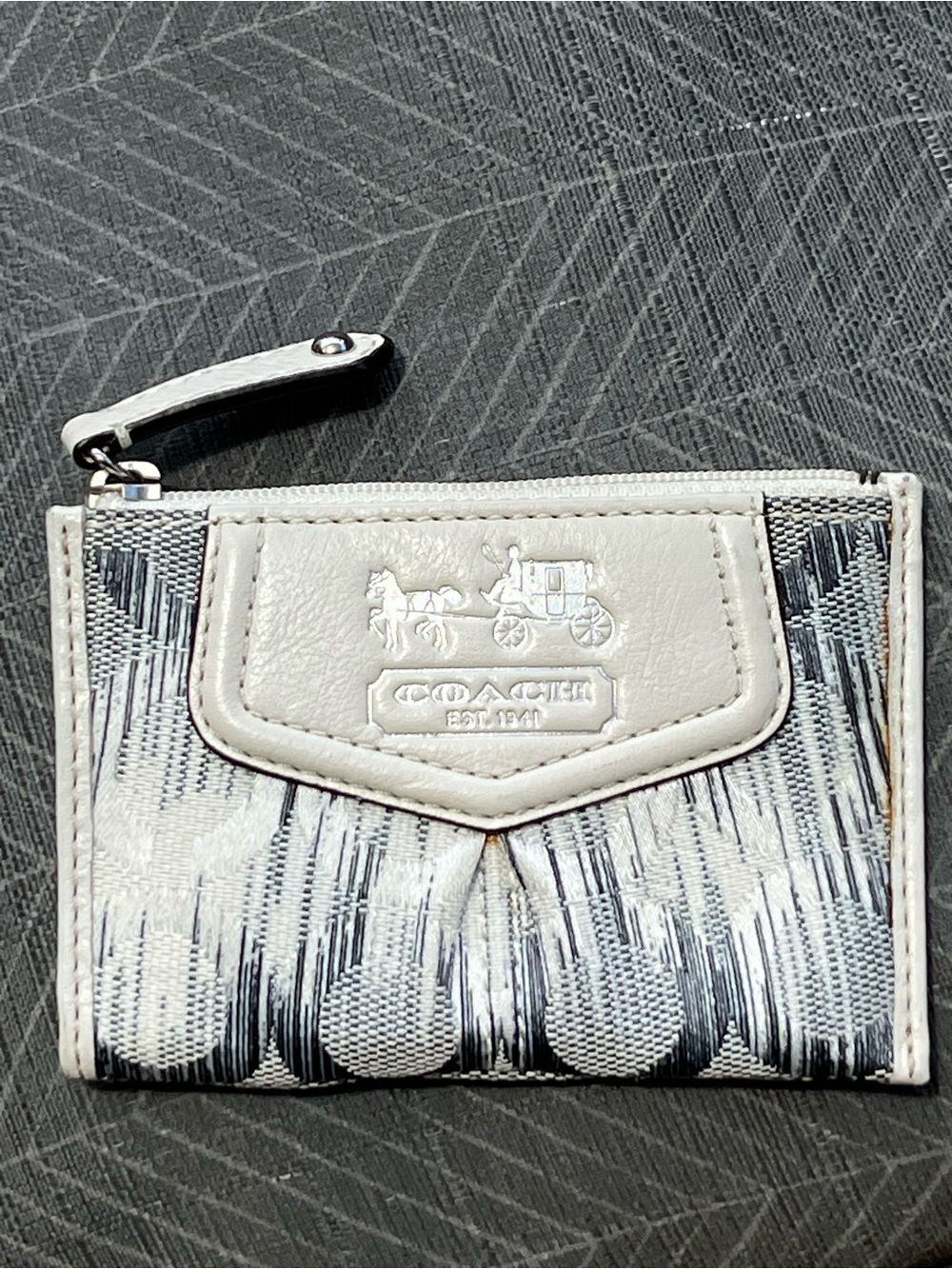 EUC Coach Light Gray and White Signature Card Case with Silver Logo - Picture 13 of 15